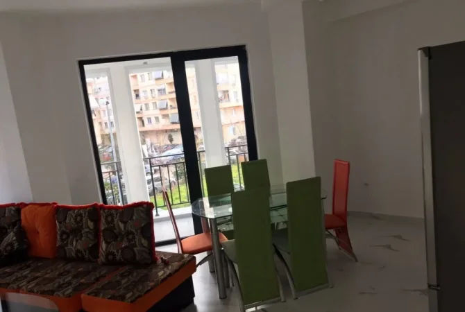Tirane, jepet me qera apartament 2+1+Ballkon Kati 2, 110 m² 500 € (, Astir prapa Casa Italia tek ndertimet e reja)