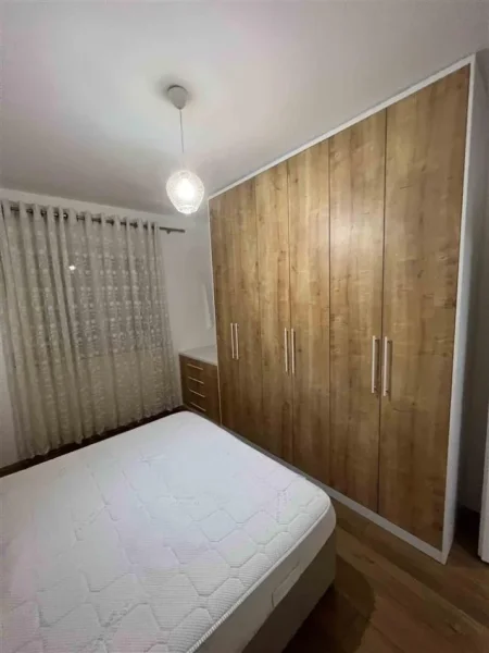 Tirane, jepet me qera apartament 1+1+Ballkon Kati 2, 64 m² 450 € (Astir , Vila L)