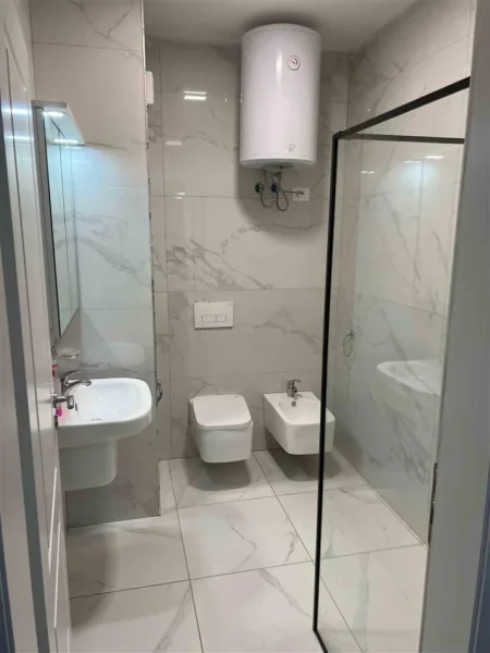 Tirane, jepet me qera apartament 1+1+Ballkon Kati 2, 64 m² 450 € (Astir , Vila L)