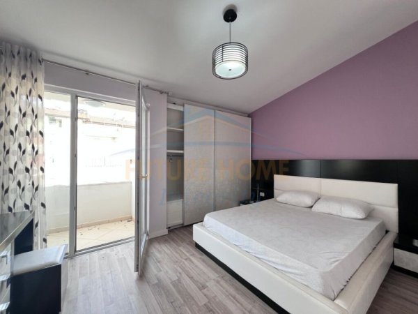Tirane, jepet me qera apartament 3+1 Kati 5, 130 m² 500 € (Fresku)