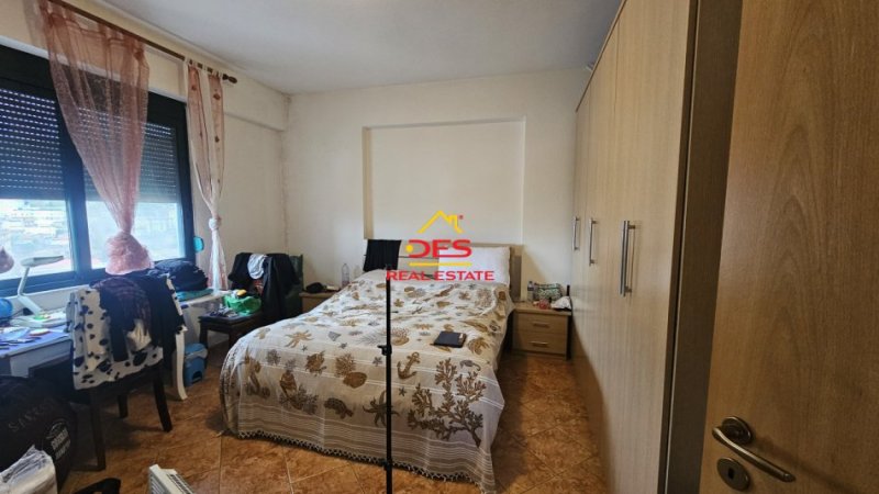 Vlore, jepet me qera apartament 2+1+Ballkon Kati 5, 100 m² 400 € (Rruga Çamëria)