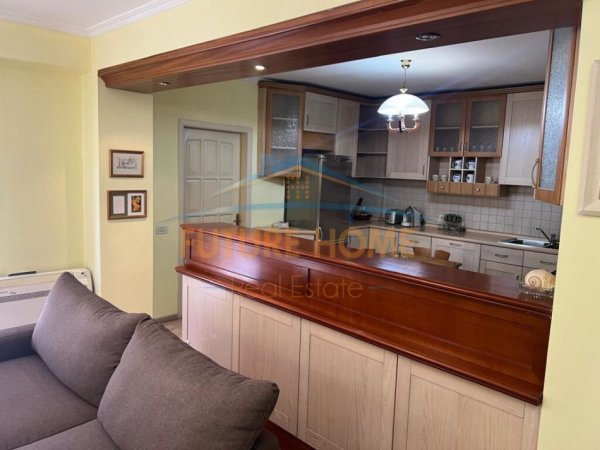 Tirane, jepet me qera apartament 2+1+Aneks+Ballkon Kati 4, 114 m² 1.000 € (BULEVARDI ZOGI I PARE)