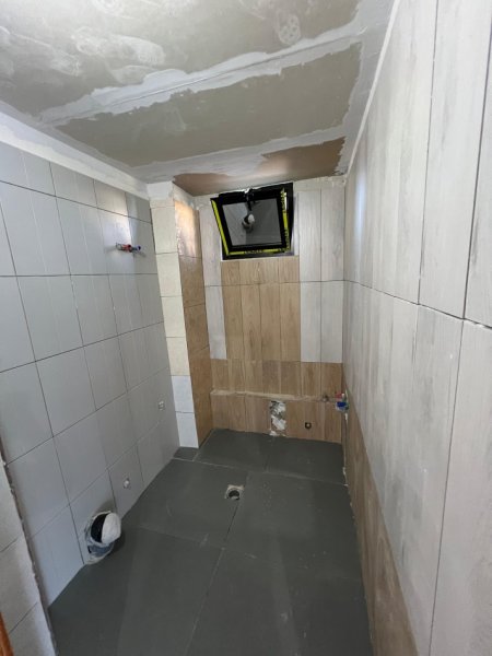 Tirane, jepet me qera ambjent biznesi Kati 0, 105 m² 800 € (Fusha e Aviacionit)