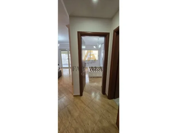 Tirane, shitet apartament 1+1 Kati 3, 57 m² 135.000 € (Ish Fusha e Aviacionit)