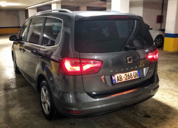 Tirane, shes minivan | minibus Seat Alhambra Benzin, gri e erret manuale Klima 224 km 11.000 €
