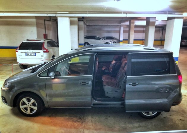 Tirane, shes minivan | minibus Seat Alhambra Benzin, gri e erret manuale Klima 224 km 11.000 €
