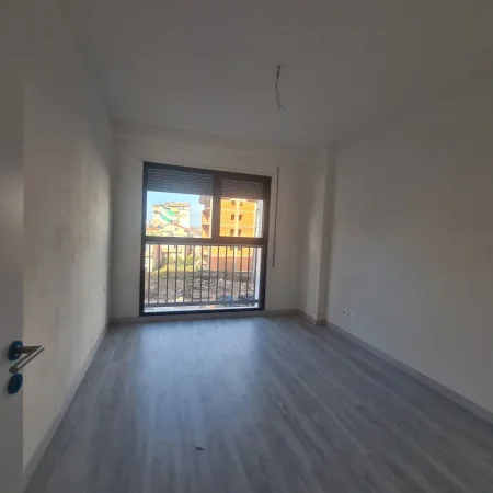 Tirane, jap me qera apartament 1+1 , Kati 2, 70 m² 400 € (Bulevardi i Ri)