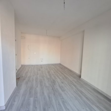 Tirane, jap me qera apartament 1+1 per zyra ose banim, Kati 1, 70 m² 400 € (Bulevardi i Ri)