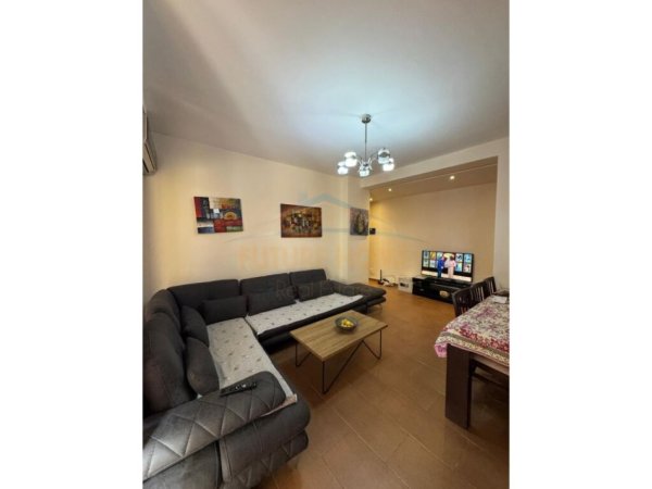 Tirane, jepet me qera apartament 2+1 Kati 4, 118 m² 700 € (Don Bosko)