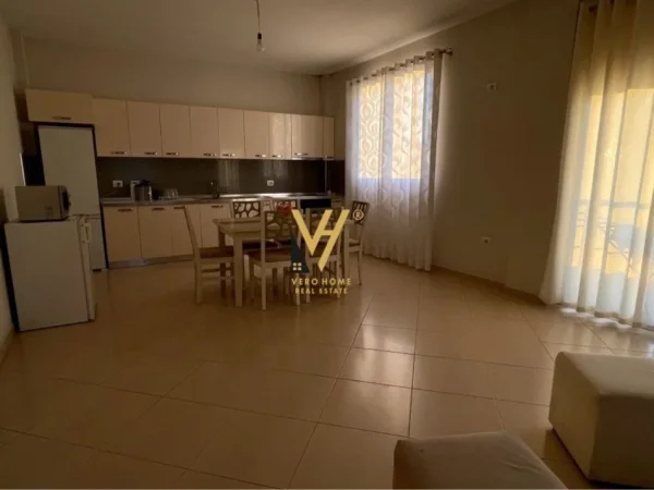 Tirane, jepet me qera Vile 2 Katshe Kati 1, 360 m² 2.500 € (MJULL BATHORE)