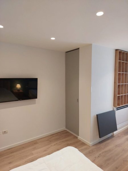 Tirane, jepet me qera apartament 2+1 Kati 3, 102 m² 1.000 € (RRUGA E ELBASANIT)