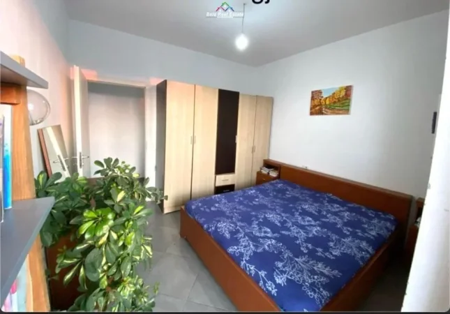 Tirane, jepet me qera apartament 2+1 Kati 3, 110 m² 400 € (FRESKU)