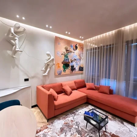 Tirane, jepet me qera apartament 1+1 , 70 m² 1.000 € (Square 21)