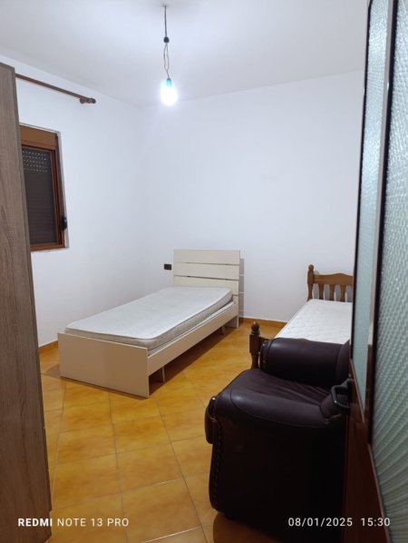 Tirane, jepet me qera apartament 3+1 Kati 1, 100 m² 330 € (Allias)