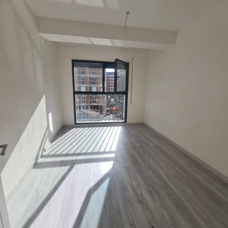Tirane, jepet me qera apartament 2+1+Ballkon Kati 2, 106 m² 500 € (BULEVARDI I RI)