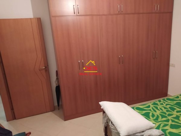 Vlore, jepet me qera apartament 2+1+Ballkon Kati 6, 87 m² 300 € (Rruga Fiqirete Musta)