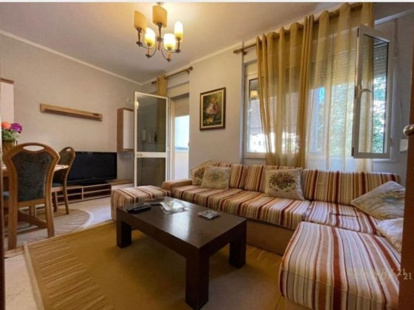 Tirane, jepet me qera apartament 2+1 Kati 2, 75 m² 550 € (rruga myslym shyri)