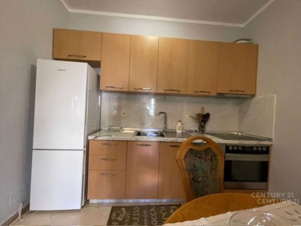 Tirane, jepet me qera apartament 2+1 Kati 2, 75 m² 550 € (rruga myslym shyri)