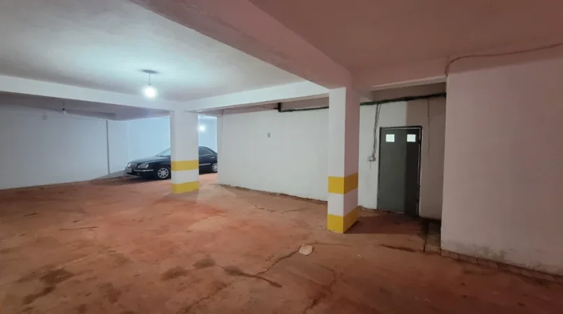 Tirane, shes magazine Kati -1, 400 m² 418.000 € (21 Dhjetori)