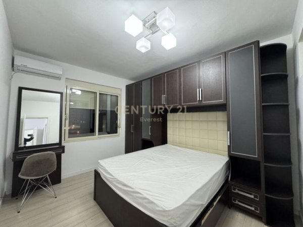 Tirane, jepet me qera apartament 2+1 Kati 3, 75 m² 520 € (ish fusha e aviacionit)