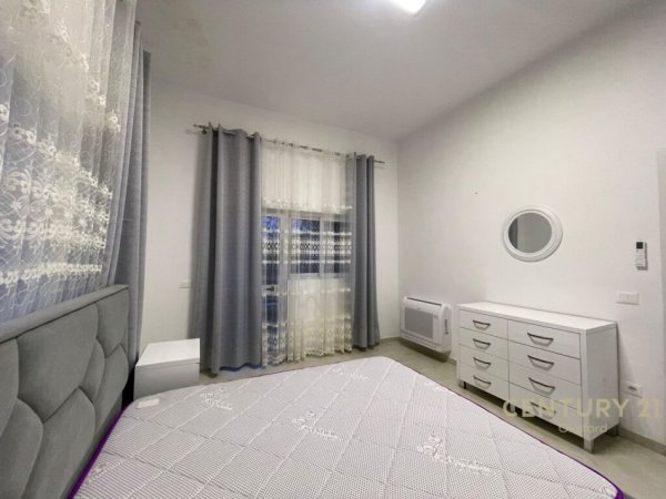 Tirane, jepet me qera apartament 3+1+Ballkon Kati 1, 120 m² 600 € (sauk i vjeter)