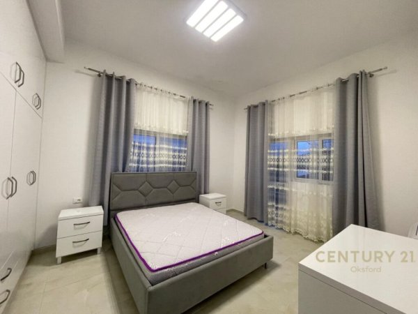 Tirane, jepet me qera apartament 3+1+Ballkon Kati 1, 120 m² 600 € (sauk i vjeter)