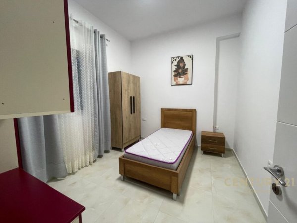 Tirane, jepet me qera apartament 3+1+Ballkon Kati 1, 120 m² 600 € (sauk i vjeter)