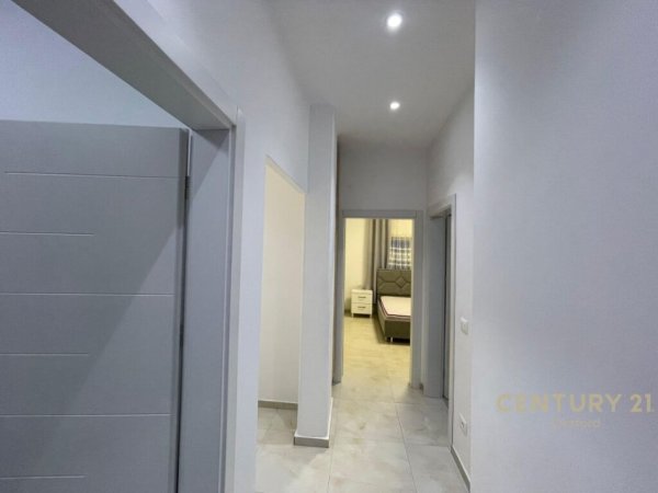 Tirane, jepet me qera apartament 3+1+Ballkon Kati 1, 120 m² 600 € (sauk i vjeter)