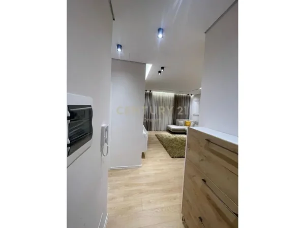 Tirane, jepet me qera apartament 2+1 Kati 4, 90 m² 1.100 € (liqeni i thate)