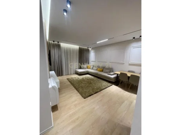 Tirane, jepet me qera apartament 2+1 Kati 4, 90 m² 1.100 € (liqeni i thate)