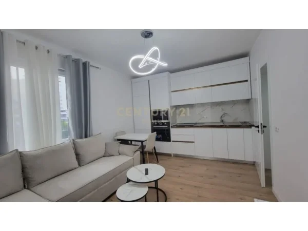 Tirane, jepet me qera apartament 2+1+Aneks+Ballkon Kati 3, 61 m² 700 € (MINE PEZA)