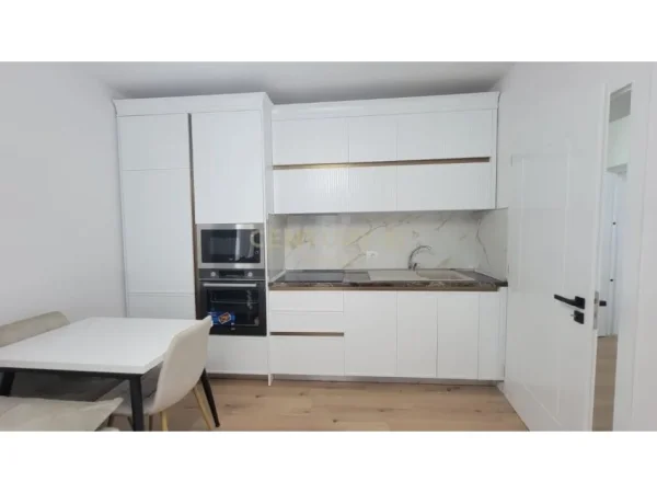 Tirane, jepet me qera apartament 2+1+Aneks+Ballkon Kati 3, 61 m² 700 € (MINE PEZA)