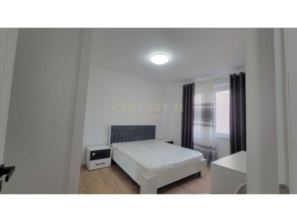 Tirane, jepet me qera apartament 2+1+Aneks+Ballkon Kati 3, 61 m² 700 € (MINE PEZA)