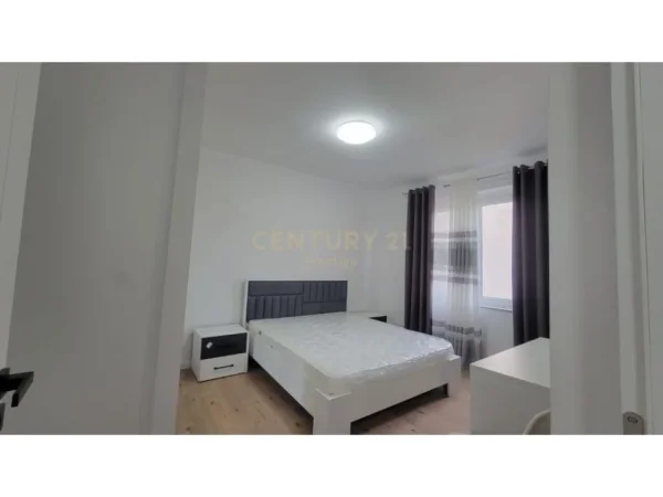 Tirane, jepet me qera apartament 2+1+Aneks+Ballkon Kati 3, 61 m² 700 € (MINE PEZA)