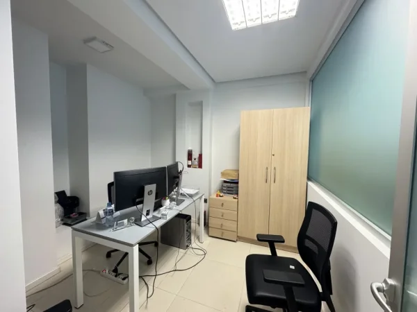 Tirane, shitet ambjent biznesi , 91 m² 340.000 € 