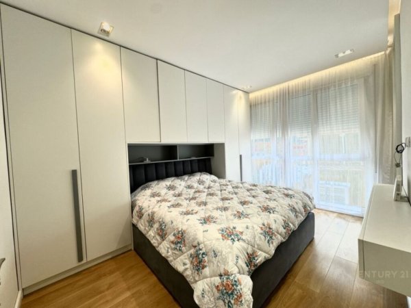 Tirane, jepet me qera apartament 2+1+Aneks+Ballkon Kati 2, 100 m² 700 € (Qyteti i Nxenesve)