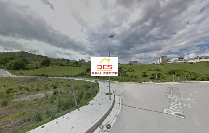 Tirane, shitet toke , 3.000 m² 660.000 € (Mjull-Bathore)