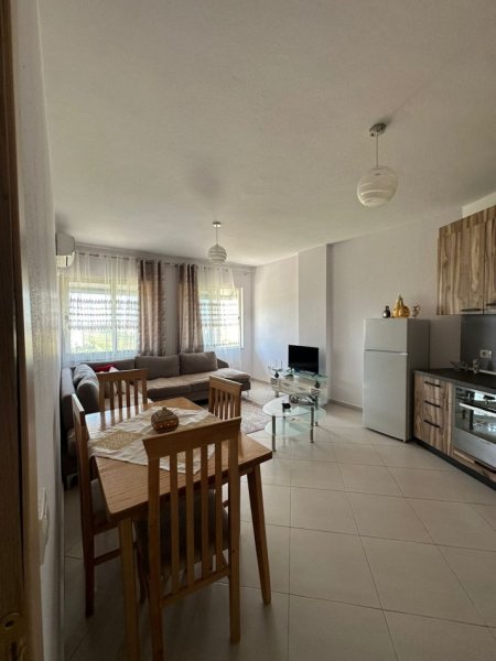 Tirane, jepet me qera apartament 1+1 Kati 8, 65 m² 550 € (Bulevardi Migjeni)