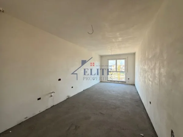 Tirane, shitet apartament 1+1+Ballkon Kati 1, 86 m² 100.260 € (Paskuqan)