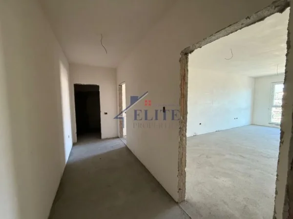 Tirane, shitet apartament 1+1+Ballkon Kati 1, 86 m² 100.260 € (Paskuqan)