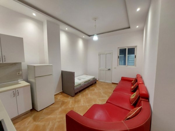Tirane, jepet me qera garsonier 1+1 Kati 1, 31 m² 300 € (Rruga e Dibres)