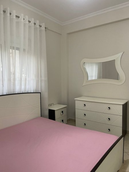 Tirane, Apartament 1+1 me qira tek Rezidenca Amerikane 400 Euro