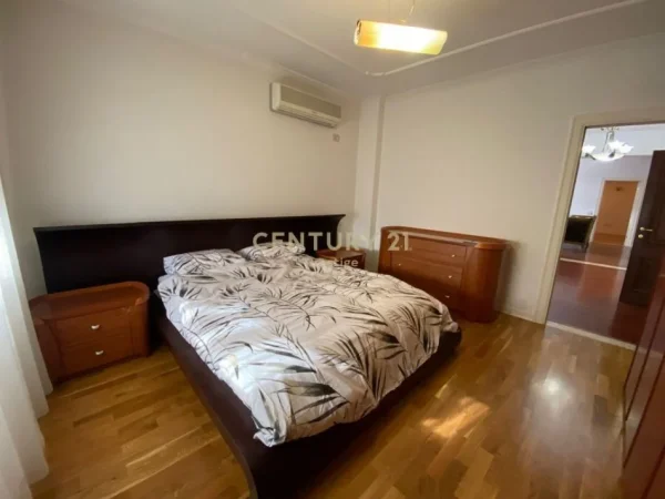 Tirane, shes apartament 2+1+Aneks+Ballkon Kati 9, 450 m² (AIR ALBANIA)