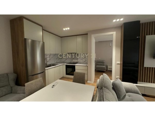 Tirane, jepet me qera apartament 1+1+Aneks+Ballkon Kati 1, 61 m² 600 € (Liqeni i Thate)