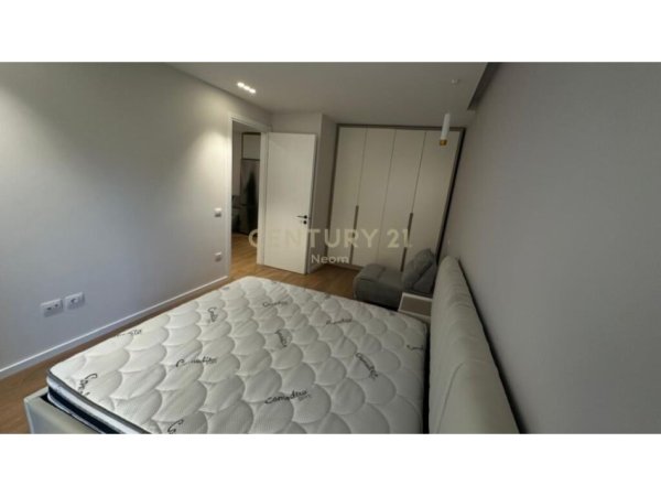 Tirane, jepet me qera apartament 1+1+Aneks+Ballkon Kati 1, 61 m² 600 € (Liqeni i Thate)