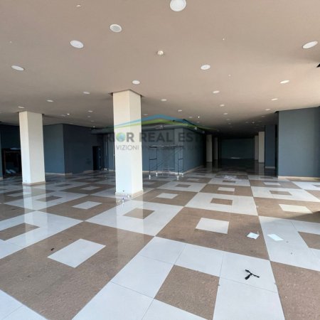 Tirane, jepet me qera ambjent biznesi Kati 2, 750 m² 2.625 € (Autostrade Tr-Dr)