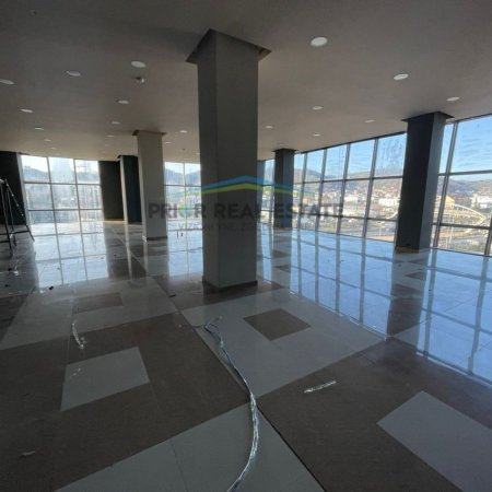 Tirane, jepet me qera ambjent biznesi Kati 2, 750 m² 2.625 € (Autostrade Tr-Dr)