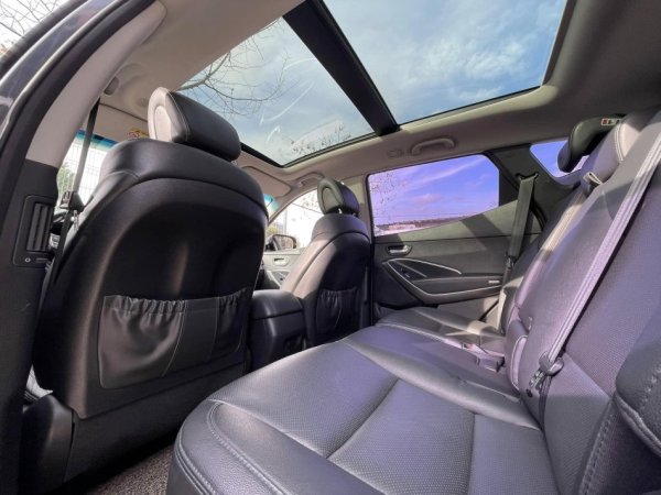 Tirane, shes makine HYUNDAI SANTA FE Nafte, gri e erret automatik Klima 157.000 km 12.400 €