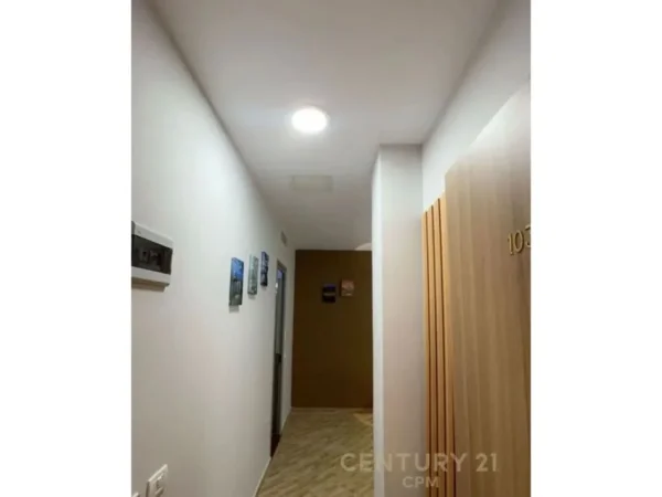 Tirane, jepet me qera hotel Kati 4, 624 m² 6.000 € (Kombinat)