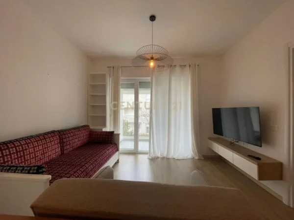 Tirane, jepet me qera apartament 1+1+Aneks+Ballkon Kati 0, 64 m² 800 € (Liqeni i Thate)